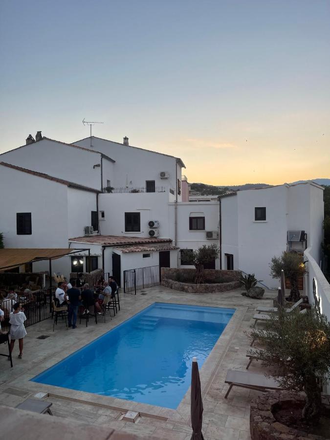 Hôtel Restaurant La Caravelle Sari-Solenzara Esterno foto